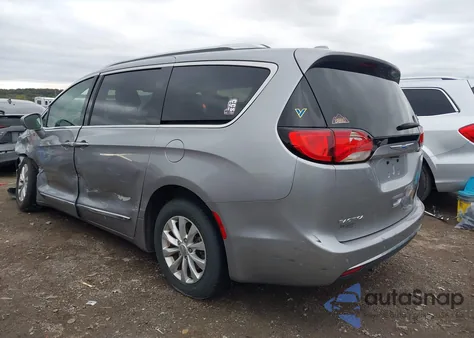 2018 Chrysler Pacifica Touring L z USA, uszkodzony, nr VIN 2C4RC1BG6JR246167